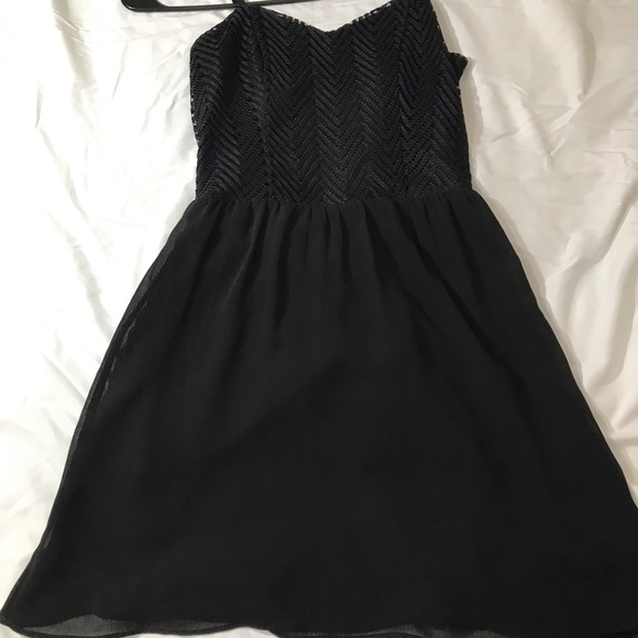 Black Dress - Picture 2 of 5